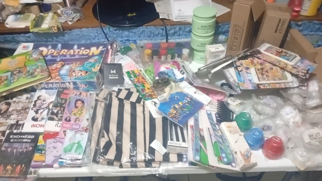Anik Anik Bundles All - 700 (Category: Designer & Blind Box Toys) located in Taguig. Submitted by mgaabubotniligaya (Listing ID 1460946459, Image 1). Description: BUNDLE ANIK ANIK Preloved From Mystery Parcels, Japan Surplus, Store pull outs PAY AS YOU ORDER/ MINE Bawal sa MASELAN, MAARTE at IYAKIN. Pwede lang 'to sa MADISKARTE . As is bundle take all po ito - Ibig Sabihin, kung anong darating sayo: Sira, marumi man o buo, preloved, brandnew, LAB
