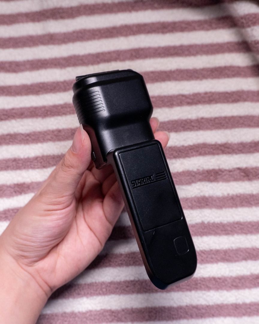 Ansodo DJI Osmo Pocket 3 Cover (Category: Flashes) located in Cavite. Submitted by joolei.declutter (Listing ID 1460960354, Image 1). Description: ‼️ PLS READ FIRST! NO READ, NO REPLY 🚫 No haggling please; last price posted! ‼️ PAYMENT FIRST BEFORE RESERVING 💵 Selling for PHP 150 ✦ RFS: Decluttering, already sold OP3 ✦ Still in very good condition 🛍️ Original price is PHP 400 👉 Bought from TikTok Shop 💖 FEATURES ✦ Soft velvet internals ✦ Mag