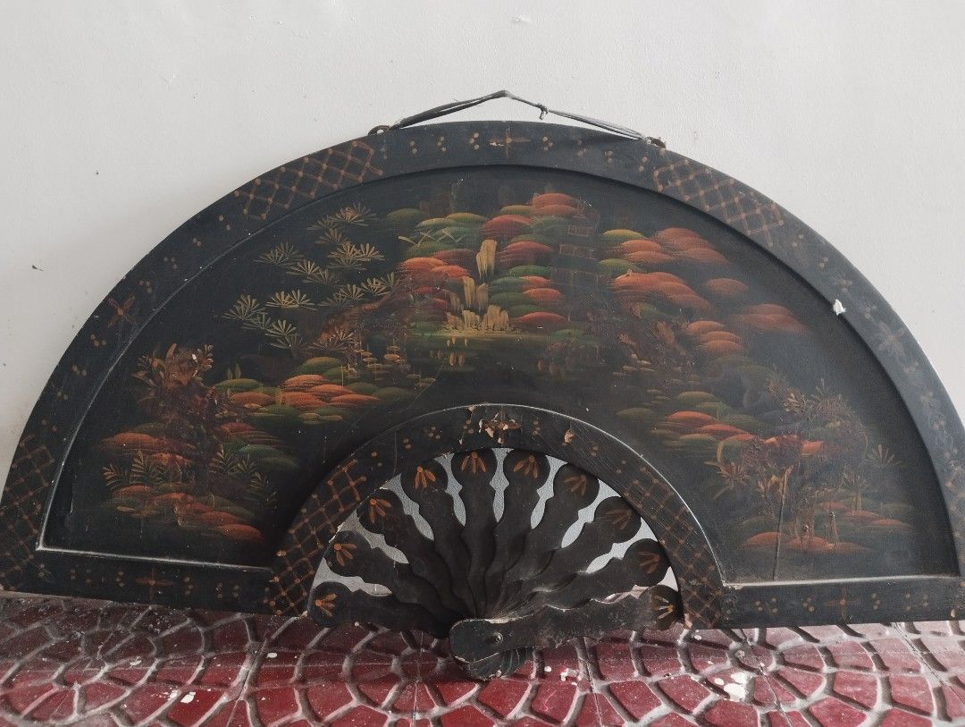 Antique Asian fan wall (Category: Other Home Furniture) located in Paranaque City. Submitted by allainboym12174 (Listing ID 1460915130, Image 2). Description: for sale antique orig Asian fan wall lacquer mabigat heavy rush 1.5K php location east Fairview subdivision qc 09277963039.