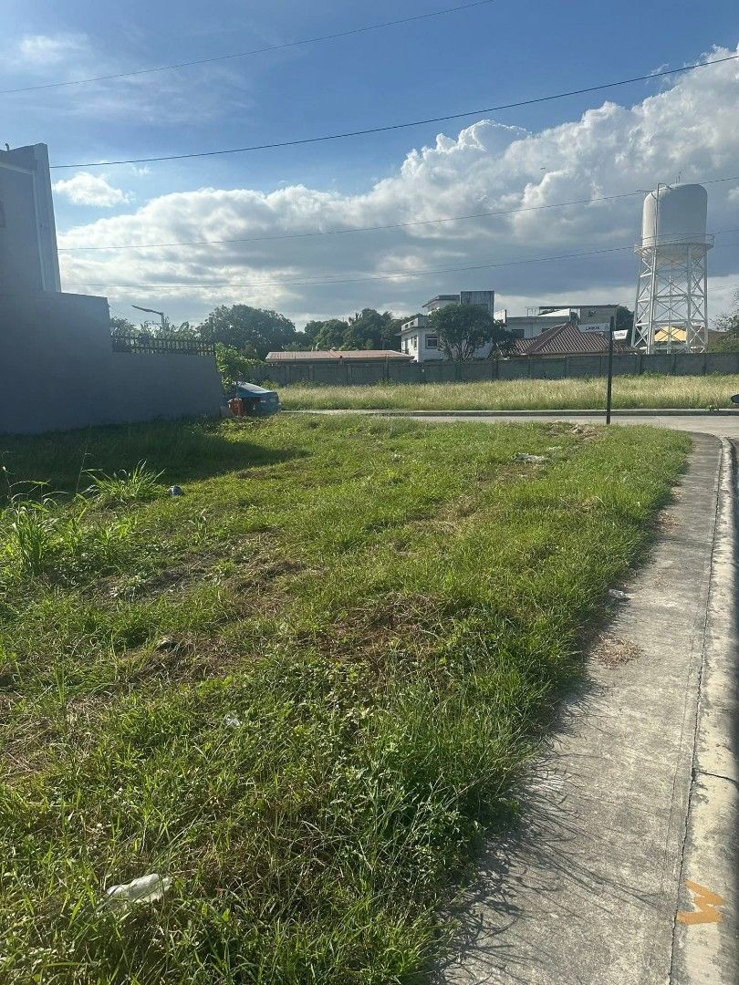 ANYANA bel air central (Category: Lot) located in Caloocan City. Submitted by silentlion_427fa4 (Listing ID 1460970014, Image 2). Description: corner lot 191sqm.