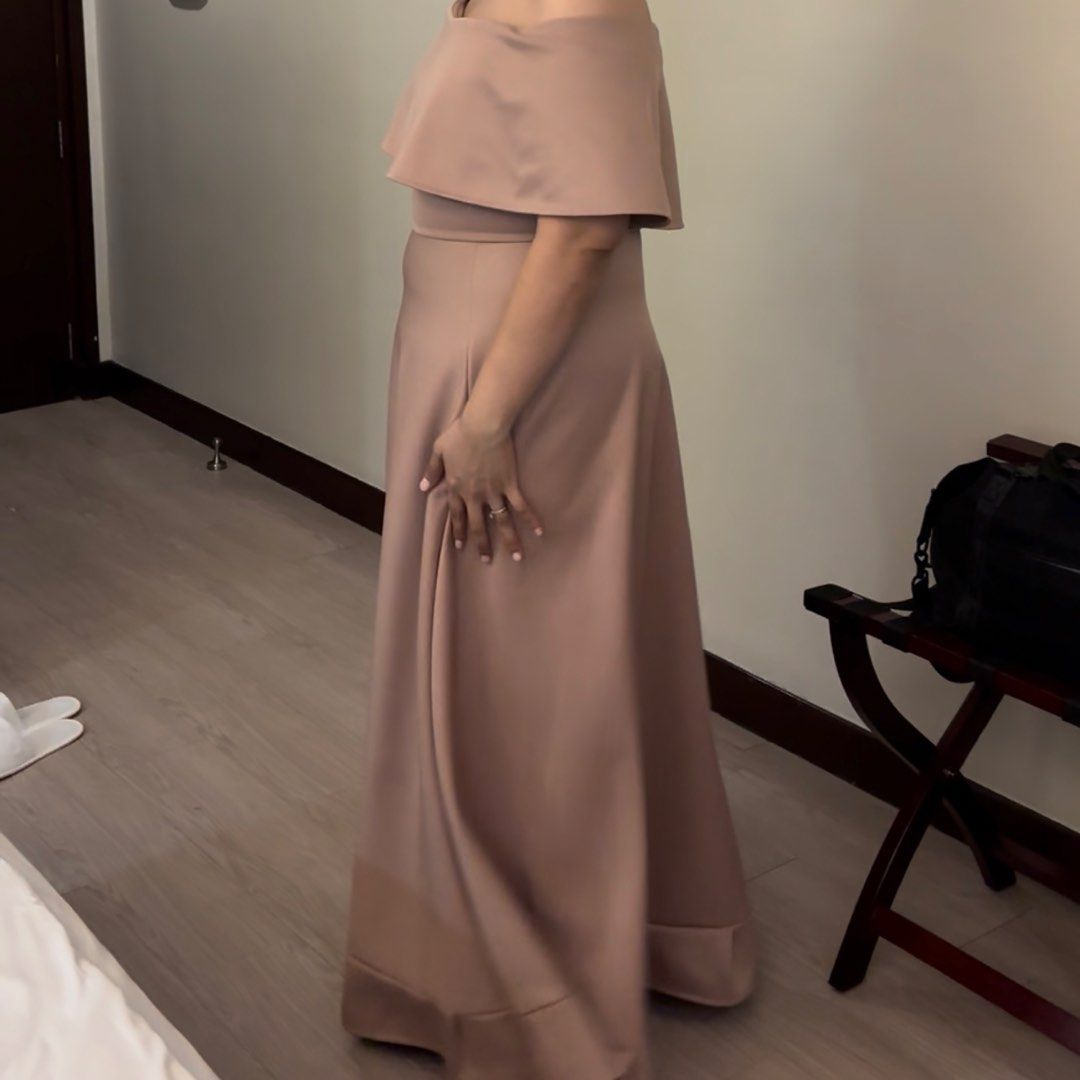 Apartment 8 Off Shoulder Gown (Category: Dresses) located in Quezon City. Submitted by shopmarcelle (Listing ID 1461071873, Image 3). Description: - used once for a wedding - size xl - bought for around P5,900 - negotiable for serious buyers hehe Rfs: di ko na gagamitin haha .