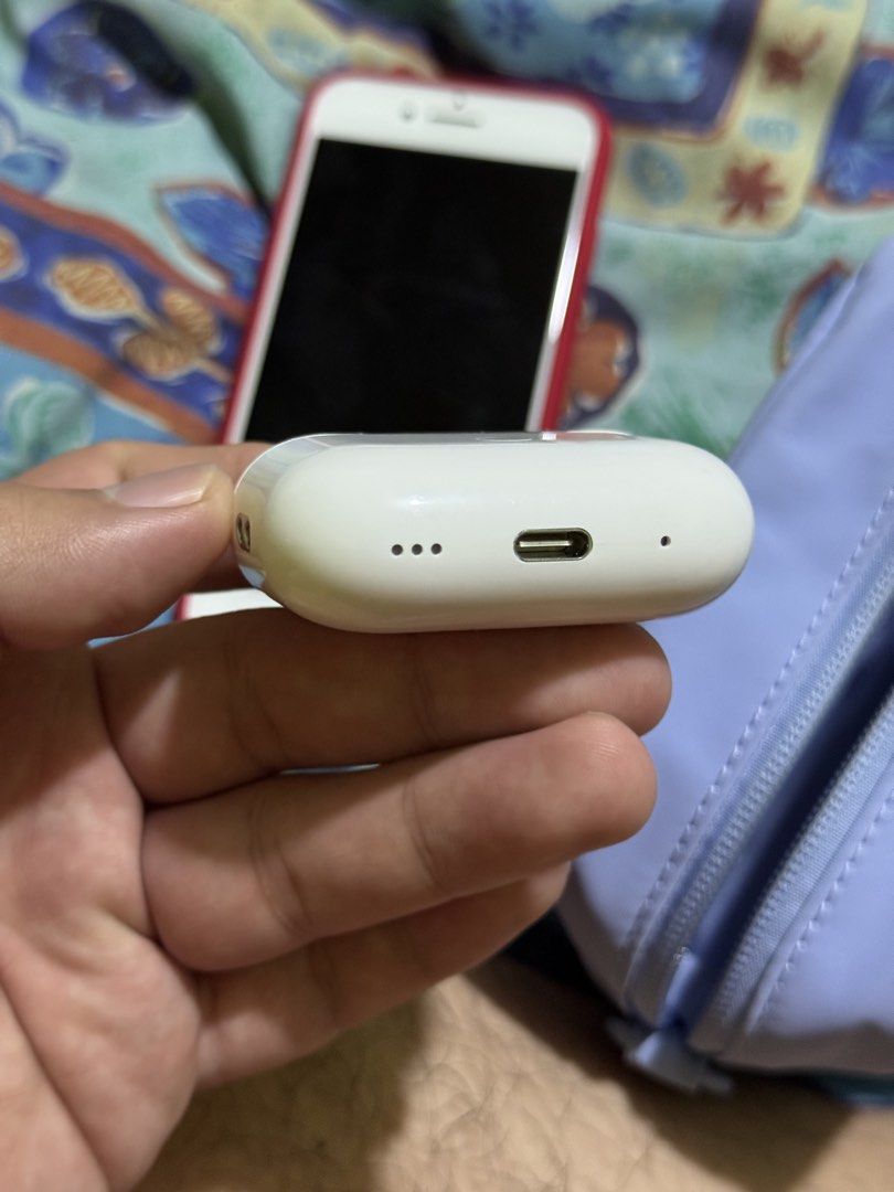 Apple AirPods Pro 2 USB-C NO ISSUE! (Category: Headphones & Headsets) located in Manila. Submitted by crlosryes2.0 (Listing ID 1460928291, Image 3). Description: Apple Airpods Pro 2 USB-C No issue! Come with unit and case only! Yung cord namisplace kona pati yung box! Rfs: bibili na nga AirPods 5.