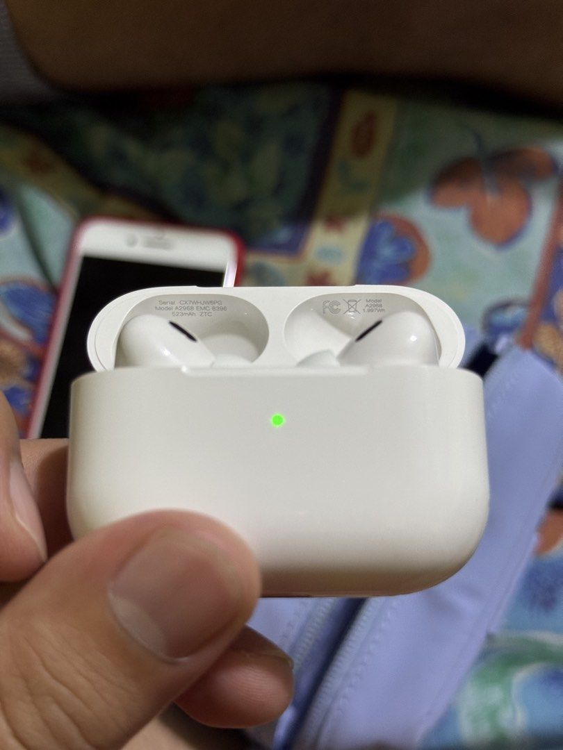 Apple AirPods Pro 2 USB-C NO ISSUE! (Category: Headphones & Headsets) located in Manila. Submitted by crlosryes2.0 (Listing ID 1460928291, Image 2). Description: Apple Airpods Pro 2 USB-C No issue! Come with unit and case only! Yung cord namisplace kona pati yung box! Rfs: bibili na nga AirPods 5.
