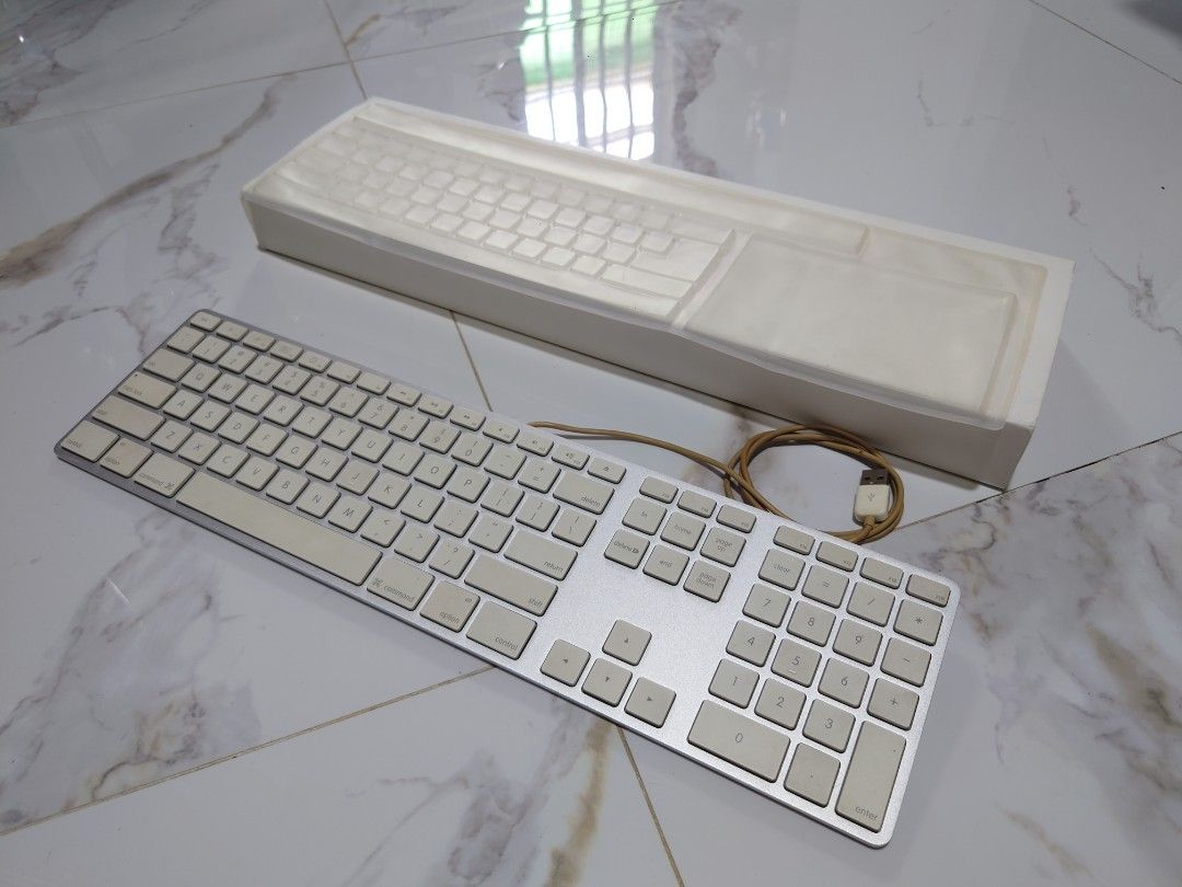 Apple Keyboard A1243 (Category: Computer Keyboard) located in General Trias. Submitted by mervcorner (Listing ID 1460944911, Image 2). Description: Apple Keyboard Model: A1243 Includes protector, manual and box. ISSUE: some keys are no longer working "Q, 1, 2, 3" (See pictures) Selling as is. For parts or repair. RFS: Decluttering Item Location: General Trias, Cavite Delivery thru Lalamove (At Buyer's expense) Contact 09918984245 if interested..
