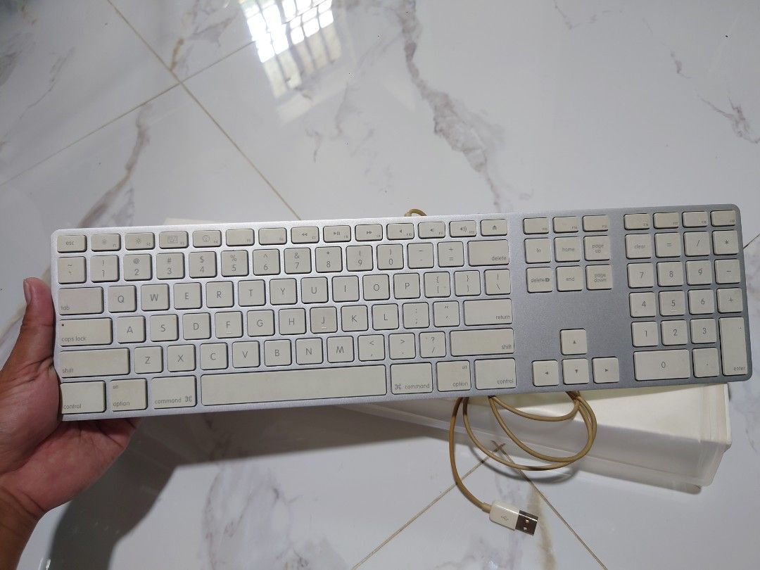 Apple Keyboard A1243 (Category: Computer Keyboard) located in General Trias. Submitted by mervcorner (Listing ID 1460944911, Image 3). Description: Apple Keyboard Model: A1243 Includes protector, manual and box. ISSUE: some keys are no longer working "Q, 1, 2, 3" (See pictures) Selling as is. For parts or repair. RFS: Decluttering Item Location: General Trias, Cavite Delivery thru Lalamove (At Buyer's expense) Contact 09918984245 if interested..