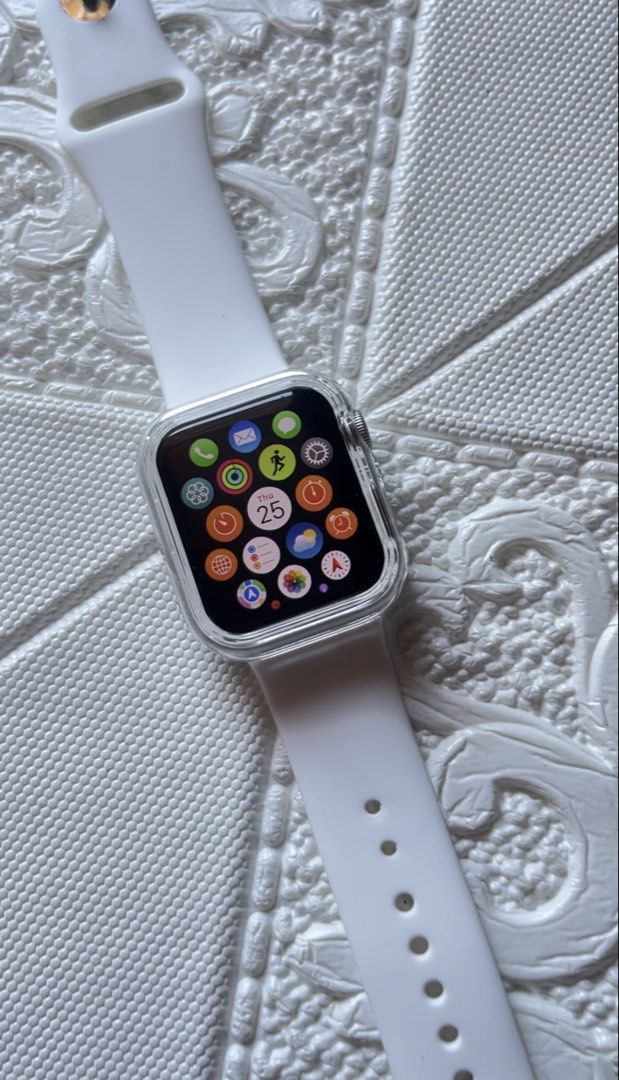 APPLE WATCH SE (2020) (Category: Wearables & Smart Watches) located in Manila. Submitted by timelessfinds__357 (Listing ID 1460956273, Image 2). Description: ✨ Apple Watch SE | 40mm • Good working condition • All functions working properly • Touchscreen, buttons, speaker & sensors working • Can connect to iPhone • Great for notifications, fitness tracking, calls/messages & everyday use • Minimal signs of use • Watch only / charger included depend