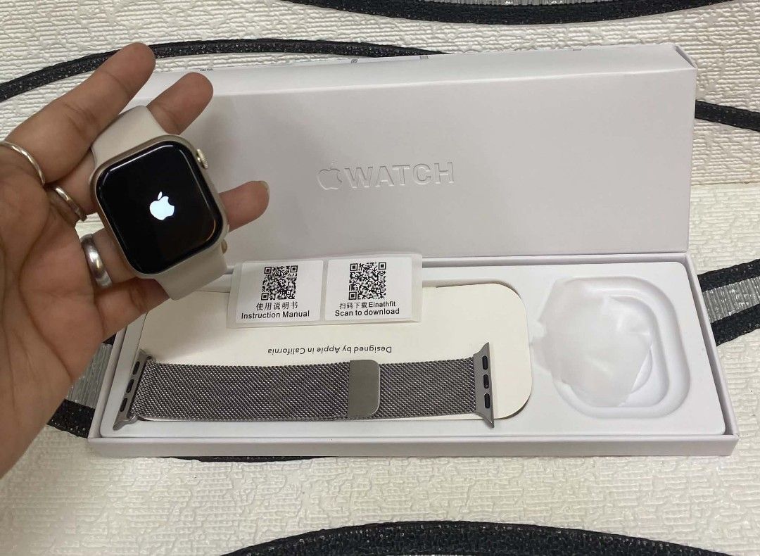 Apple Watch Series 11 42Mm (Category: Wearables & Smart Watches) located in Manila. Submitted by vasthorse.ebb609 (Listing ID 1460985316, Image 3). Description: Apple Watch Series 11 Premium copy.
