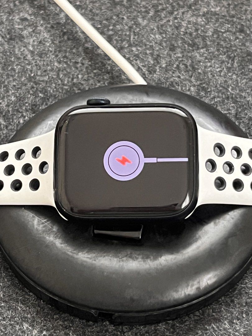 Apple Watch Series 9 (Category: Men's Watches) located in Las Pinas. Submitted by lucas.09 (Listing ID 1460944803, Image 1). Description: Original Apple Watch Series 9 Purchased from PowerMac Greenbelt Complete with box and charger With 5 straps (2 straps are reversible) - all branded and purchased from Rustans Makati. RFS: i prefer to wear a traditional watch Negotiable. SMS/call me 09173161549 .