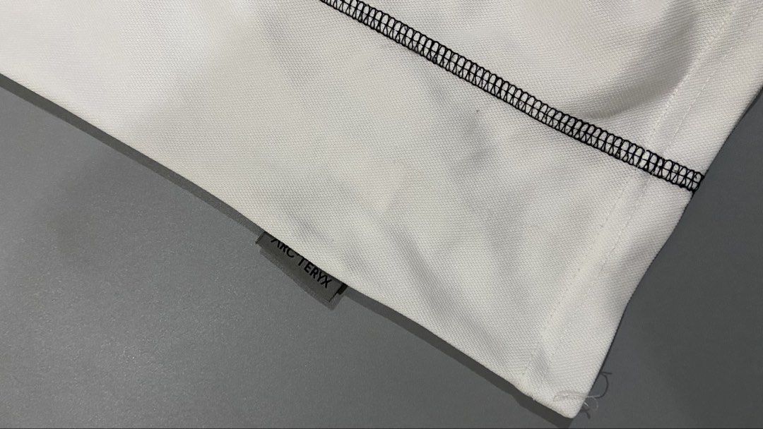 Arcteryx (Category: Tshirts & Polo Shirts ) located in Davao. Submitted by marc00. (Listing ID 1461023943, Image 3). Description: 22x27 Excellent Condition No issue.