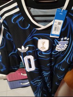 (Category: ) located in . Submitted by hypebeast92 (Listing ID 1460952072, Image 1). Description: .