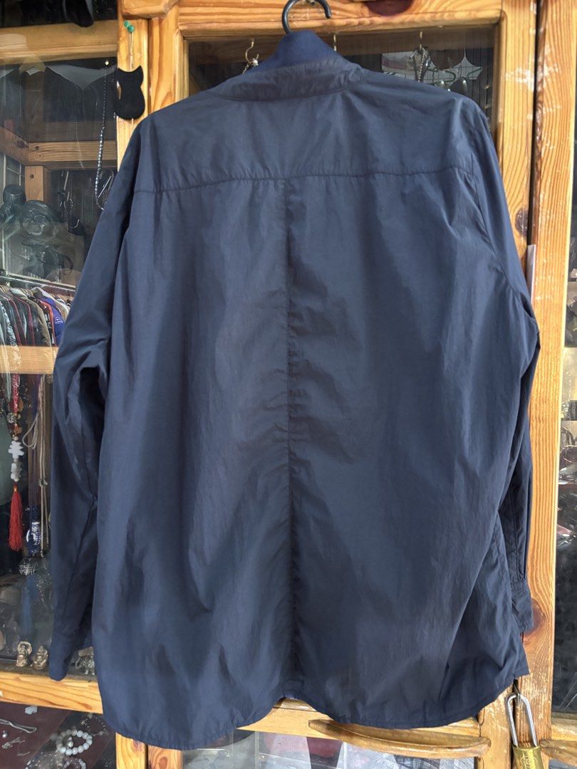 Armani Collezione Water Repellent (Category: Coats, Jackets and Outerwear) located in Baguio. Submitted by thecollector2600 (Listing ID 1460979780, Image 2). Description: Excellent Large 23 x 29 No discoloration. The picture is affected by lighting but no discoloration .