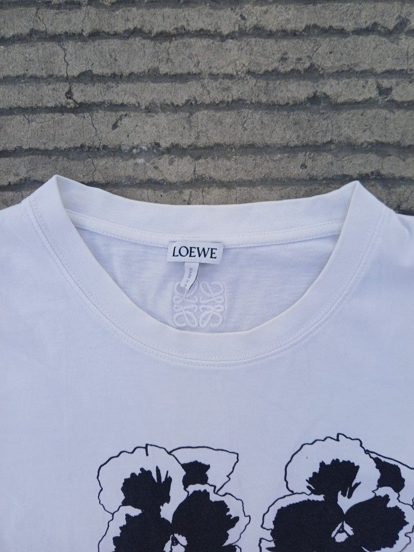 Loewe size S fit M (Category: Community) located in Manila. Submitted by thrift_sixty (Listing ID 1461029924, Image 2). Description: .