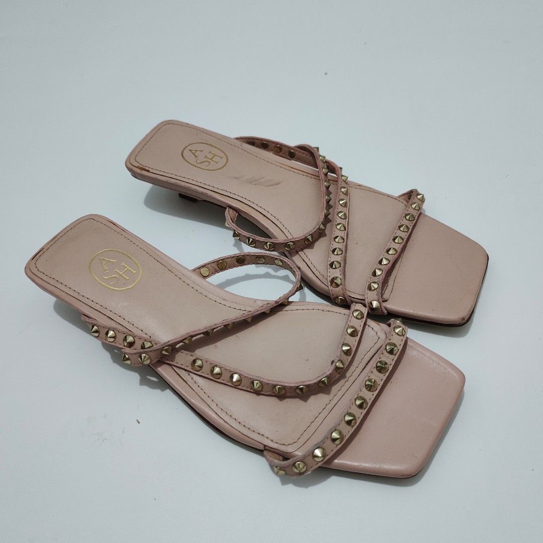 ash spikey studded kitten heels (Category: Heels) located in Cebu City. Submitted by crispyfri3dchicken (Listing ID 1461100324, Image 1). Description: size 6 600 + sf.
