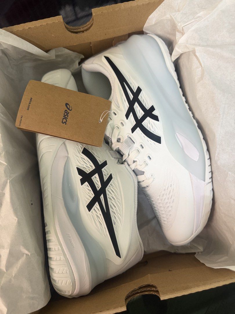 Asics shoes (Category: Casual Shoes) located in Bulacan. Submitted by stepnstyle8888 (Listing ID 1460944137, Image 1). Description: Size 40-45 Actual pic posted Almost same as orig COD via Lalamove Bulacan and Manila area.