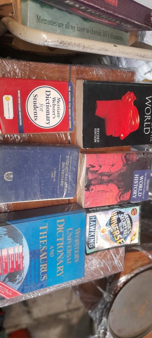 Assorted Books: World History, Dictionaries, Science (Category: Textbooks) located in Valenzuela. Submitted by newbear.425b6e (Listing ID 1460949028, Image 1). Description: - The Story of the World (Revised Edition) - World History - George's Secret Key to the Universe by Stephen Hawking - Merriam Webster's Dictionary for Students - English-language dictionary - Webster's Universal Dictionary and Thesaurus - Excellent reference materials for lear
