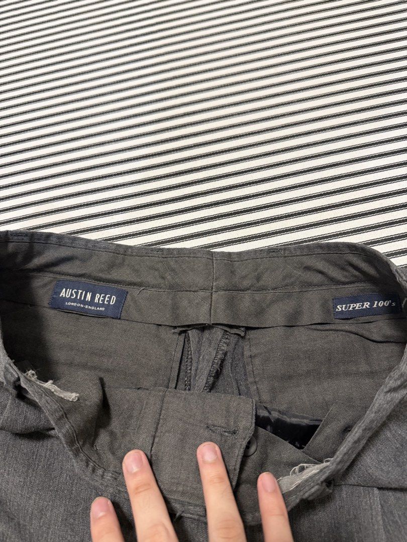 Austin Reed Super 100's Grey Tailored Trousers (Category: Trousers) located in Cavite. Submitted by mosesangelo (Listing ID 1461038656, Image 2). Description: -Condition: 9/10.