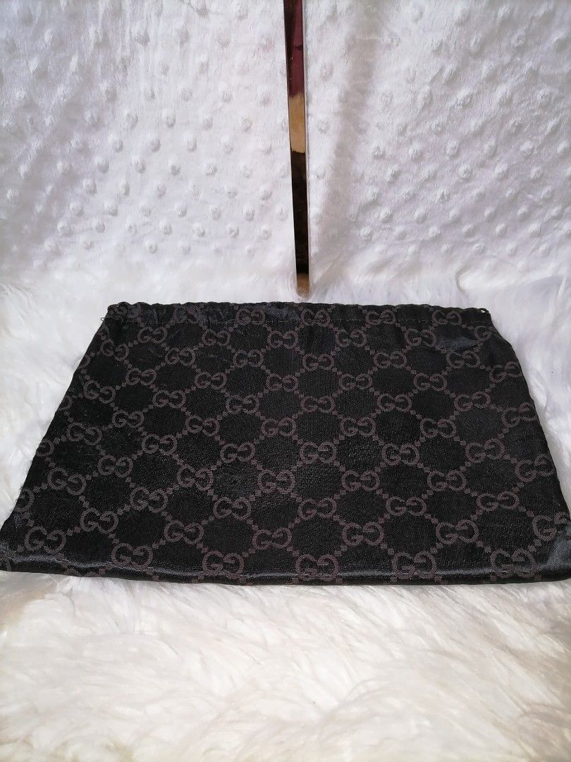Auth. Gucci Dustbag (Category: Purses & Pouches) located in Butuan. Submitted by az-branded.items (Listing ID 1460976170, Image 1). Description: Size: W 12" x L 15" Selected from ukay.