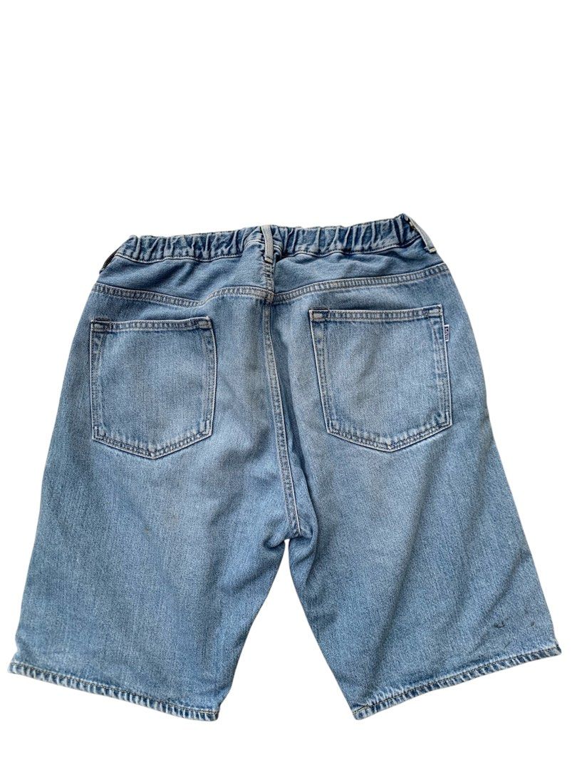 Authentic bape wgm shark shorts (Category: Shorts) located in Lipa City. Submitted by inglowetrust (Listing ID 1461062447, Image 2). Description: Waist: 33 Length:20 Width:19 Leg open: 10.