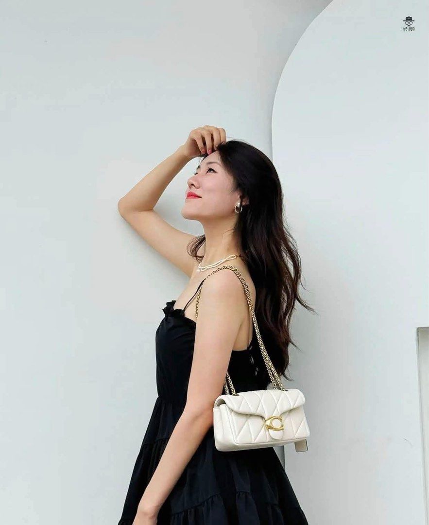 🇺🇸AUTHENTIC COACH SLING BAG🇺🇸 (Category: Shoulder Bags) located in Manila. Submitted by rmcs.luxwatches (Listing ID 1460936374, Image 1). Description: .