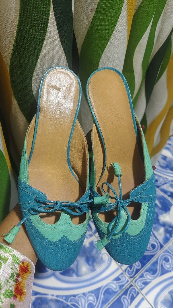 AUTHENTIC HERMES MONEYBACK! (Category: Slippers and slides) located in Tambulig. Submitted by cmscloset_ph (Listing ID 1461033041, Image 1). Description: ITEM'S IN SUPER DURABLE CONDITION! MONEY BACK GUARANTEED ❤️ I SWEAR!!! SUPER TIBAY NETO 🤞 SUMPA MO SA BATO 💯 FREEBIES!!! CHRISTIAN LOUB & STUART WEITZ ( ALL AUTHENTIC) AND BOTH IN PRESTINE CONDITION 💯💯.