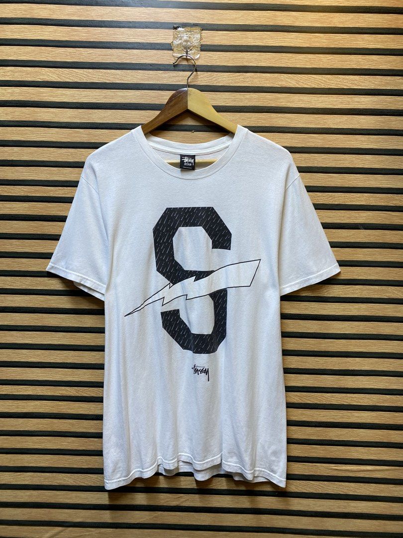 AUTHENTIC STUSSY X NEXUSVII (Category: Tshirts & Polo Shirts ) located in Makati City. Submitted by drip.poww (Listing ID 1461095590, Image 1). Description: - Authentic Stussy - Color: White - Size: Meduim - Dimes: 21x30 - Authentic - Excellent condition - Need wash, fresh from bale - Material: 100% Cotton Please don’t expect too much—these are thrifted (ukay) items. 😊 !!STILL NEGOTIABLE!!.