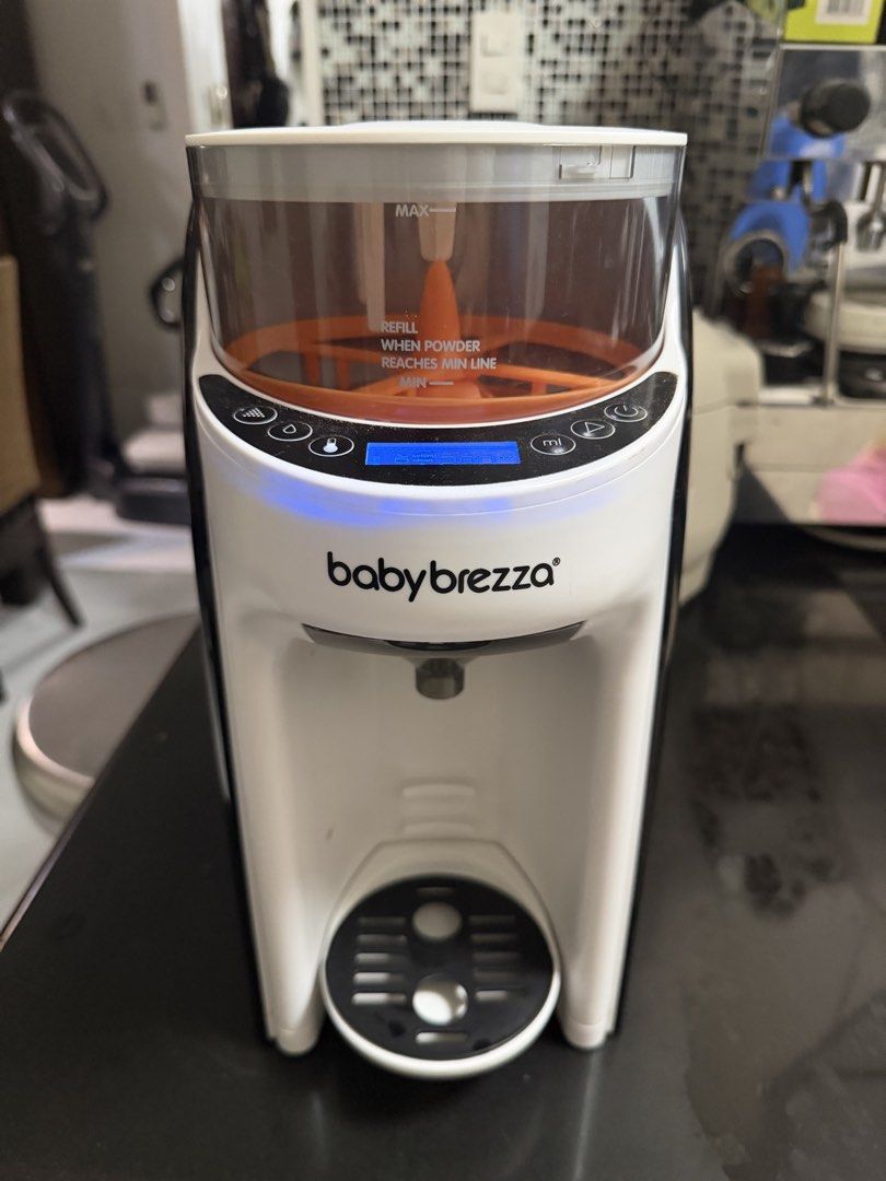 Baby Brezza Formula Pro (Category: Coffee Machines & Makers) located in Bulacan. Submitted by mysticdeer.6d7f47 (Listing ID 1460979153, Image 2). Description: Baby Brezza Formula Pro 220V.