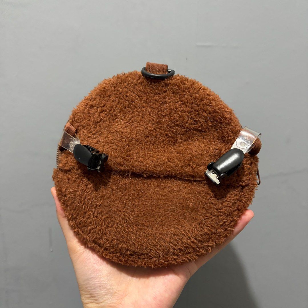 Baby milo Head Pouch (Category: Belt bags, Clutches and Pouches) located in Baguio. Submitted by ivaniboy (Listing ID 1461052935, Image 2). Description: baby milo head pouch excellent condition authentic no flaws 1,299 only.