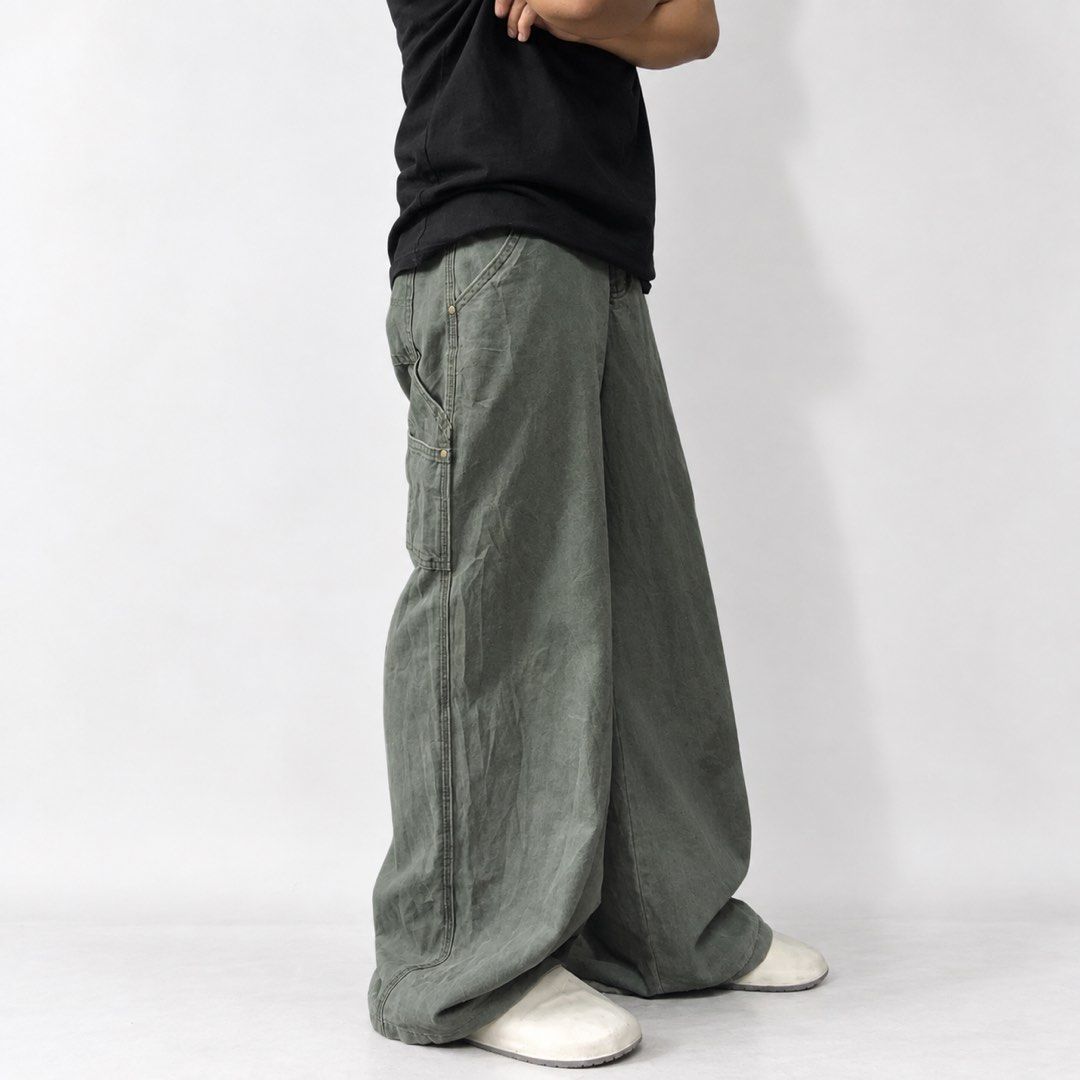 Baggy Carpenter pants (Category: Trousers) located in Butuan. Submitted by timeless_curations (Listing ID 1460977962, Image 1). Description: 29-30 waist 40 lenght 12.5 thigh 12.5 leg opening .