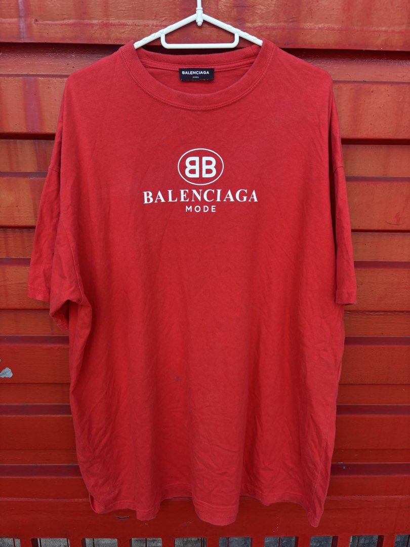 Balenciaga BB Mode Tshirt (Category: Tshirts & Polo Shirts ) located in Bacolod City. Submitted by keel_08 (Listing ID 1460999756, Image 1). Description: Large on tag 25 W 29.5 L +shipping fee.