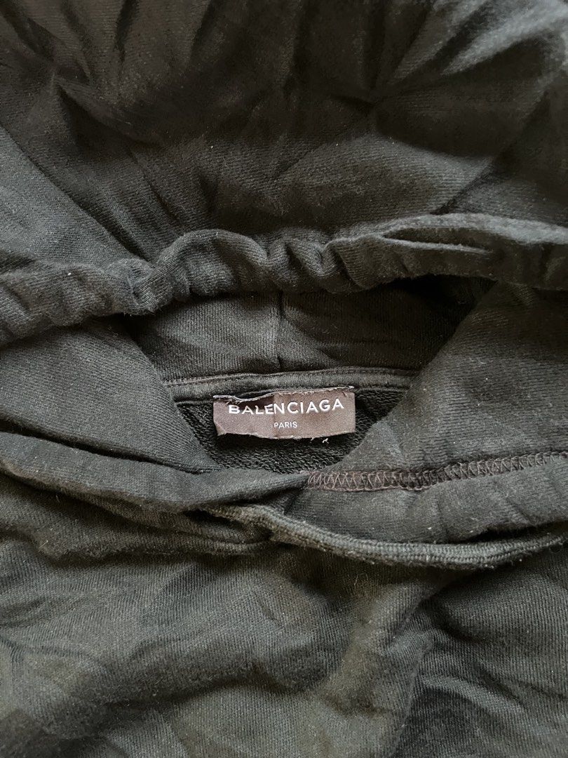 BALENCIAGA HOODIE JACKET (Category: Hoodies) located in Dalaguete. Submitted by inukai.co (Listing ID 1460979683, Image 3). Description: Size Large W 21 L 29 No Issues .