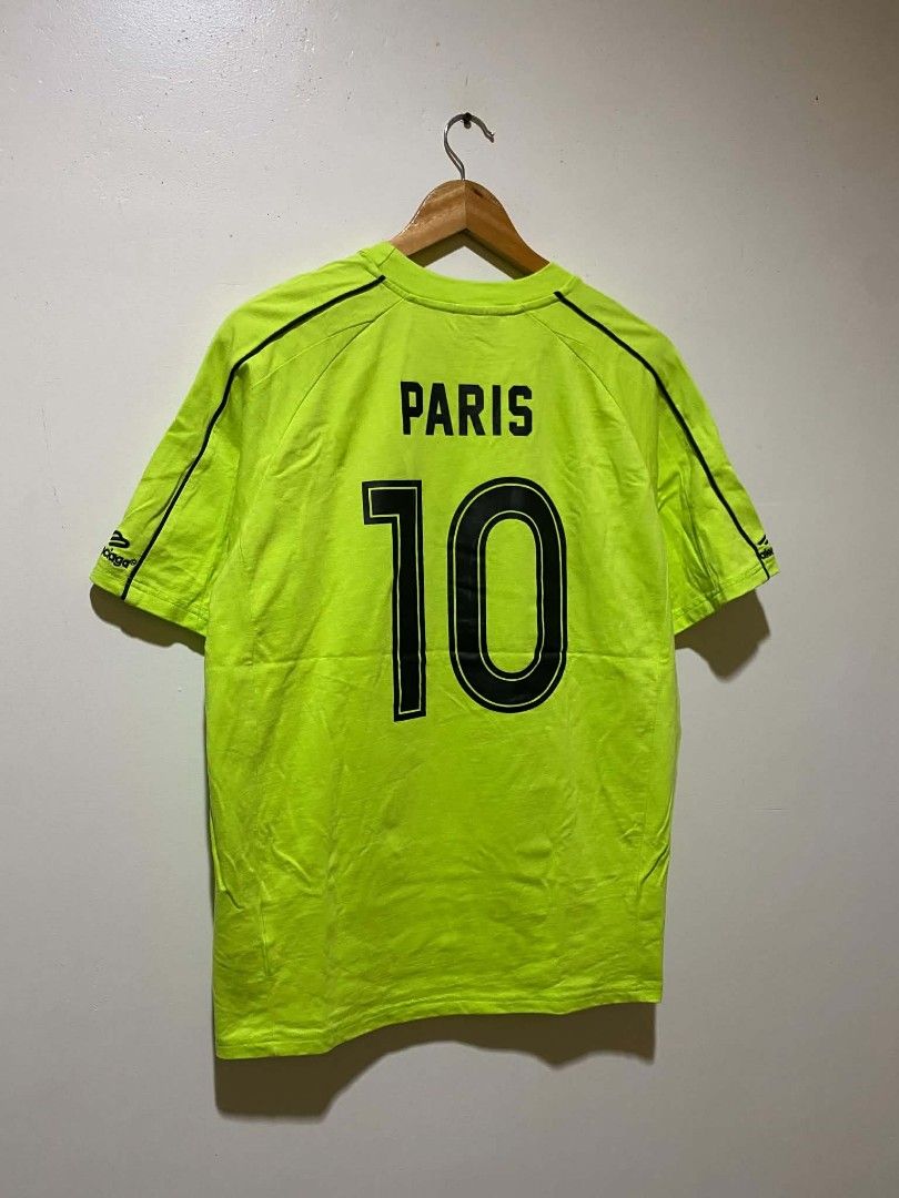 Balenciaga Paris T shirt (Category: Coats, Jackets and Outerwear) located in Nagcarlan. Submitted by livehorse.542a4e (Listing ID 1461111884, Image 2). Description: excellent condition cr:10/10 Dimes:28X22 no issue sobrang ganda neto.