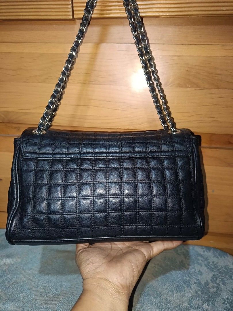 Bana Bana Sling/ Shoulder Bag (Category: Cross-body Bags) located in Baguio. Submitted by roselleshiddentreasures13384 (Listing ID 1460940938, Image 2). Description: 🌸Genuine Leather Material 🌸No Major Issue 🌸Normal Signs Of Use Only 📏Small Size 🖼️Check All Photos For Other Details 🌸Limit Your Expectation The Item Is Preloved From Ukay ❌No Return No Exchange. ❗.