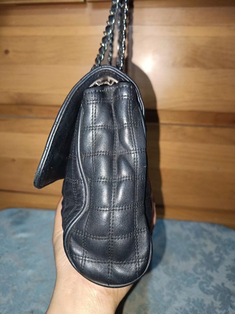 Bana Bana Sling/ Shoulder Bag (Category: Cross-body Bags) located in Baguio. Submitted by roselleshiddentreasures13384 (Listing ID 1460940938, Image 3). Description: 🌸Genuine Leather Material 🌸No Major Issue 🌸Normal Signs Of Use Only 📏Small Size 🖼️Check All Photos For Other Details 🌸Limit Your Expectation The Item Is Preloved From Ukay ❌No Return No Exchange. ❗.