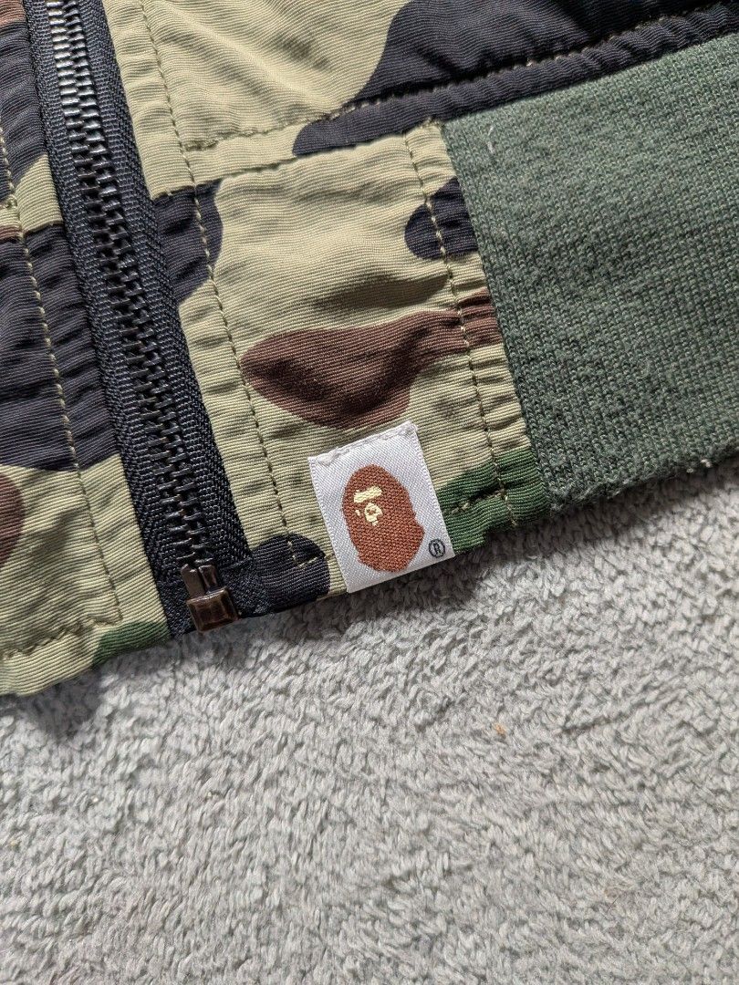 BAPE Camo Jacket (Category: Tshirts & Polo Shirts ) located in Paniqui. Submitted by fndrs.kprs.ph (Listing ID 1461074080, Image 2). Description: Bape Camou Jacket Size on tag: Medium 21x26 Excellent Condition No flaws .