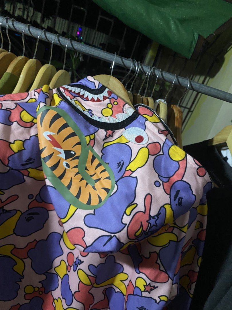 Bapeshark Candy design (Category: Coats, Jackets and Outerwear) located in Manila. Submitted by rhnxzyygudboi17 (Listing ID 1461053617, Image 3). Description: no issue Good Off Complete tags no pinholes Good quality 10/10 Women or men .