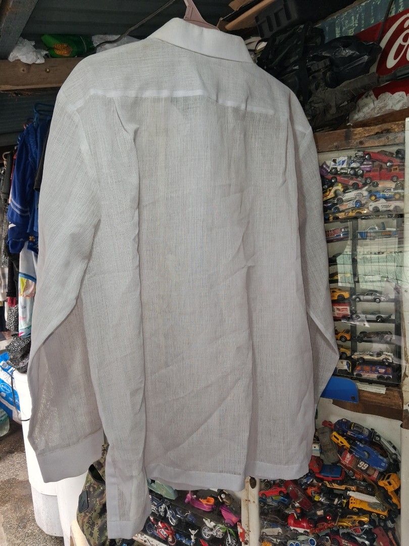 Barong size 24x29inch (Category: Luxury Apparel) located in Manila. Submitted by marcas022798212 (Listing ID 1460989509, Image 2). Description: .
