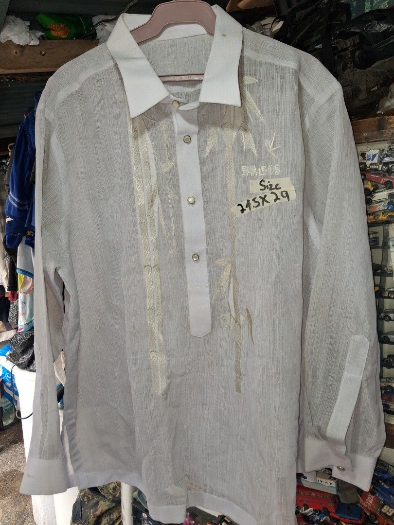 Barong size 24x29inch (Category: Luxury Apparel) located in Manila. Submitted by marcas022798212 (Listing ID 1460989509, Image 1). Description: .