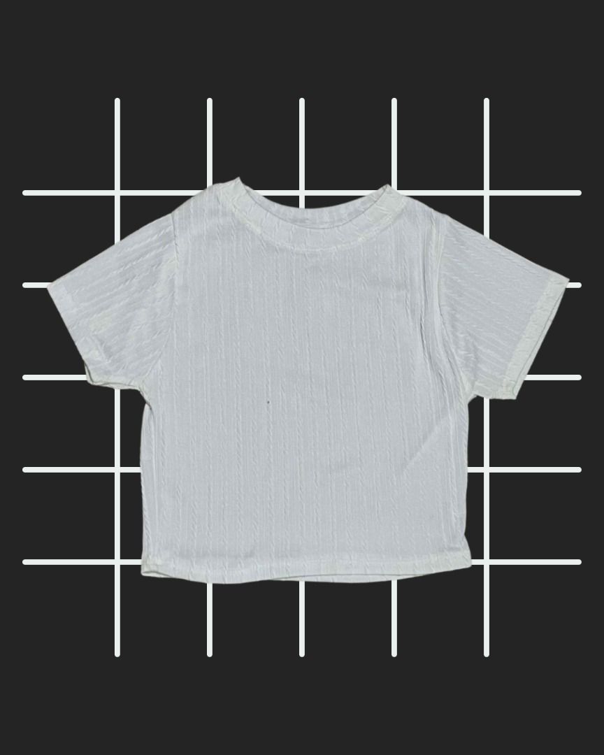 Basic White Top (Category: Shirts) located in Manila. Submitted by 2.nthral (Listing ID 1461064449, Image 1). Description: ★ ★ READ BEFORE BUYING ★ ★ This is a pre-loved item. Item is in good condition, unless otherwise stated. Manage expectations. DESCRIPTION: ◦ Size: S Mode of Payment: Cash (For meet-up only), GCash, Maya, Instapay Mode of Delivery: Meet-up (LRT-2 Legarda Station), or Delivery (Fee to be covered by buyer) Feel free to message f
