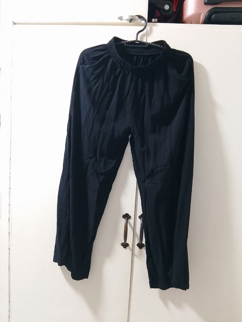 Beach/Summer/Casual Pants (Category: Other Bottoms) located in Malolos. Submitted by pcycloset_ (Listing ID 1461031432, Image 1). Description: PLEASE READ BEFORE PURCHASING: RFS: Decluttering ➡️ Size: M | 27-28 ➡️ Colors may vary slightly due to lighting and screen settings. ➡️ This is a pre-loved item, so please manage your expectations. Shipping & Payment 🚚 Shipping Fee: Not included and will be shouldered by the buyer. 💳 Payment Methods: GCa