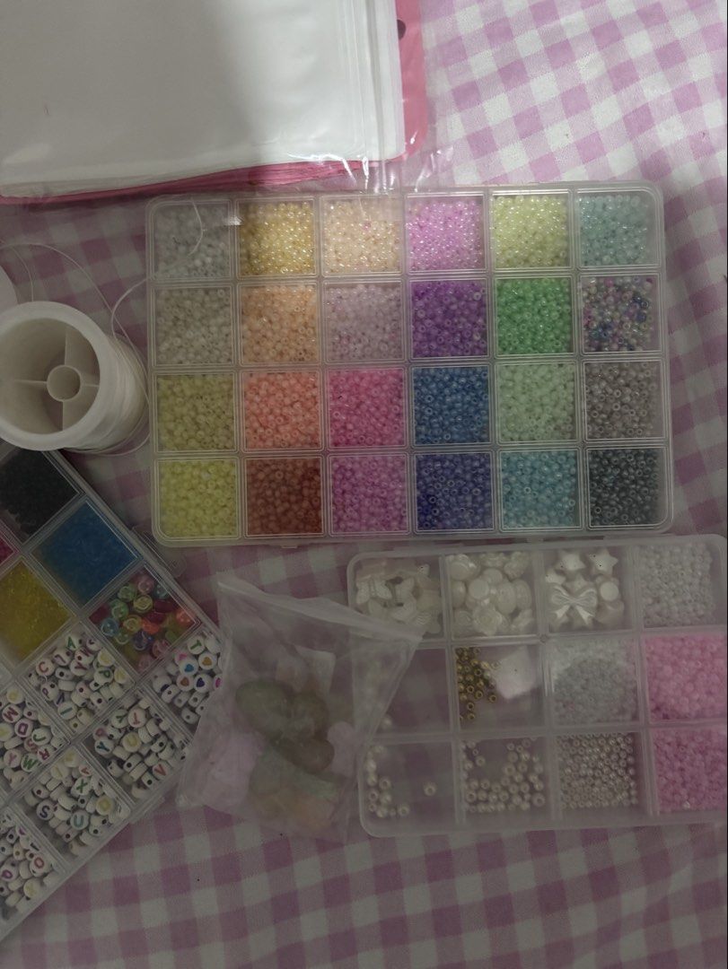 beads set (Category: Craft Supplies & Tools) located in Manila. Submitted by iyahpreloved_ (Listing ID 1461022491, Image 3). Description: beads set ! including packaging & charms .