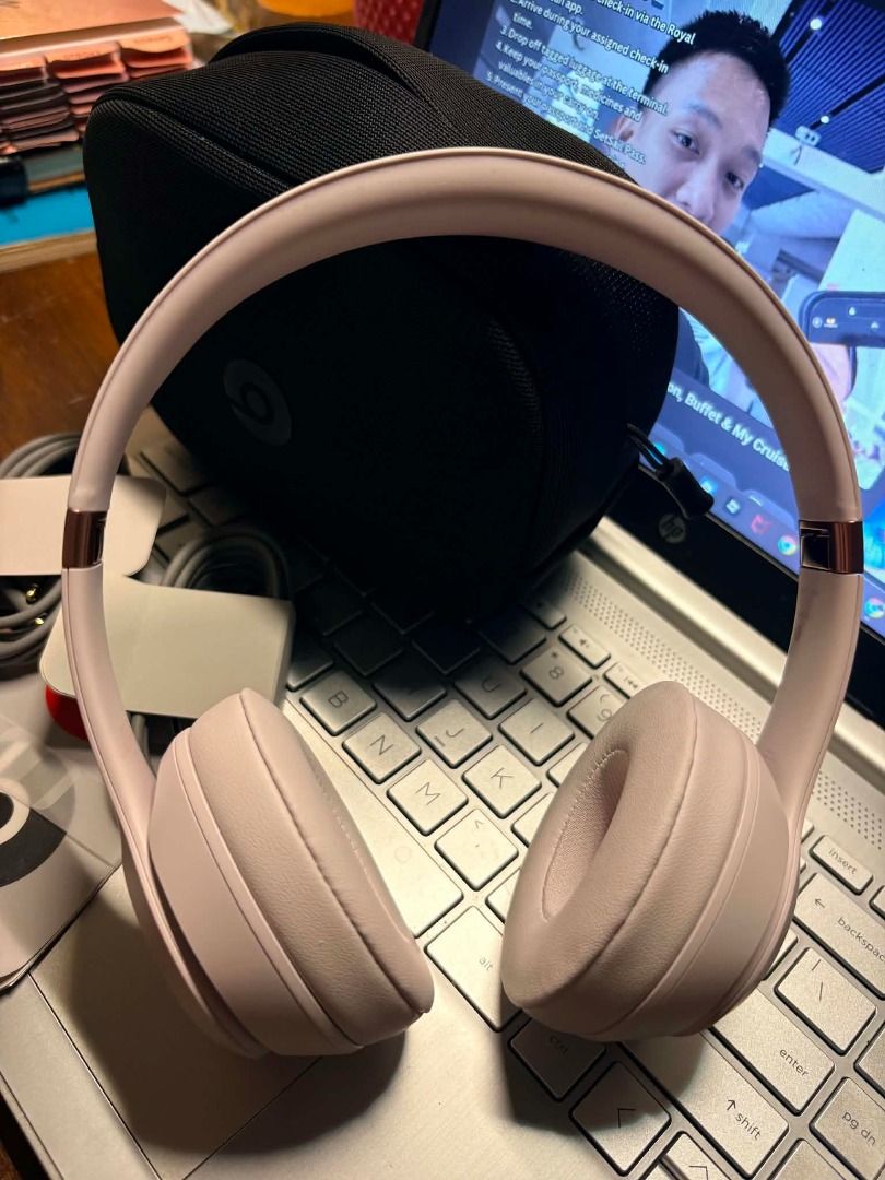 Beats Solo 4 Wireless - Cloud Pink (Category: Headphones & Headsets) located in Caloocan City. Submitted by carnanellae10 (Listing ID 1460937712, Image 1). Description: Price: ₱8,500 (slightly negotiable) Excellent / Like New Condition - Used only 3 times Purchased this July from Power Mac Center 100% authentic No issues, works perfectly Very well taken care of Specifications • Up to 50 hours of battery life • Personalized Spatial Audio with dyna