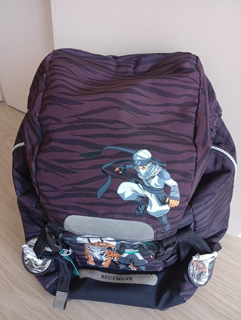 Beckmann Ninja Tiger Backpack with Rain Cover （分類：背囊）位於 Hong Kong。 由 ms.ghie30 提交（商品編號 1460981821，圖片 3）。簡介： Cool Beckmann kids' backpack with ninja/tiger design. Includes neon yellow rain cover with reflective strips. Spacious for school, adjustable straps. Great for daily use.。