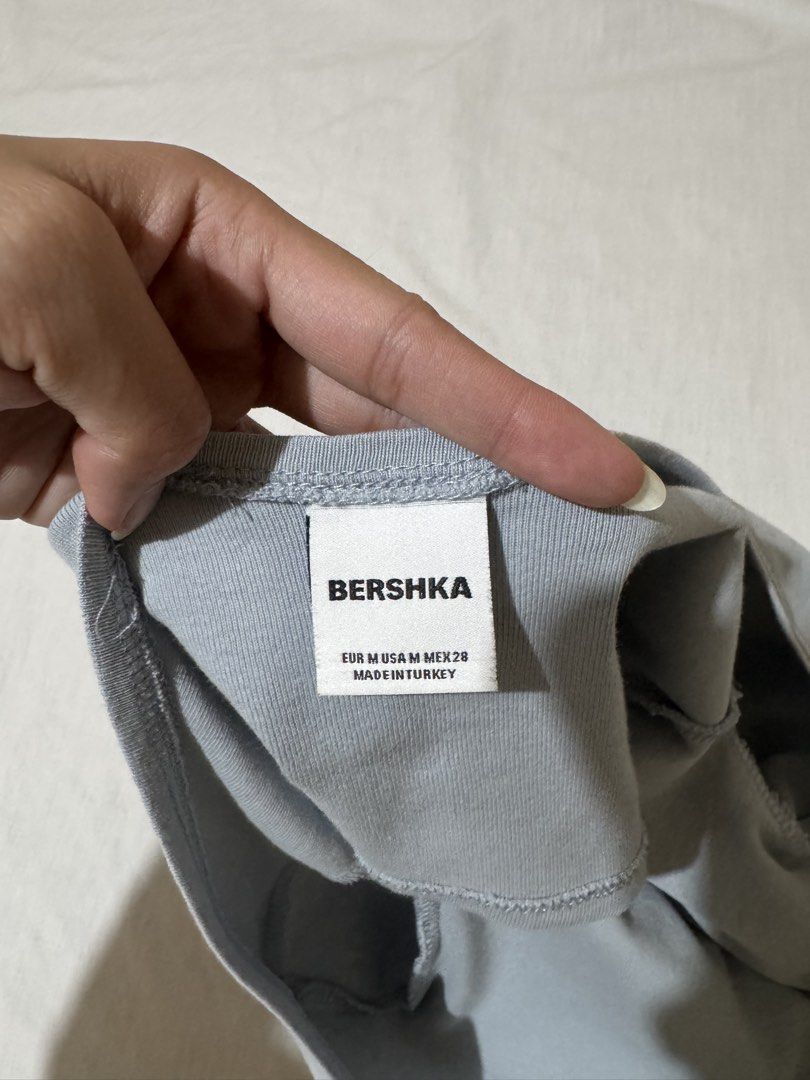 bershka blue cropped top (Category: Shirts) located in Marikina City. Submitted by fatherzav (Listing ID 1461098575, Image 3). Description: RFS: decluttering size S on tag. no flaws MOP: bdo, gcash MOD: j&t, lalamove.