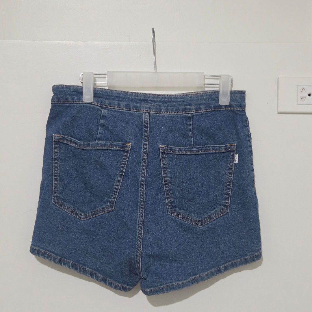 bershka blue denim shorts (Category: Shorts) located in Las Pinas. Submitted by simpleasangel (Listing ID 1461064315, Image 2). Description: size medium 14" width, 12" length ♦️ selling low to free up closet space♦️ ~ shipping via j&t / lalamove only mode of payment: gcash / bdo.
