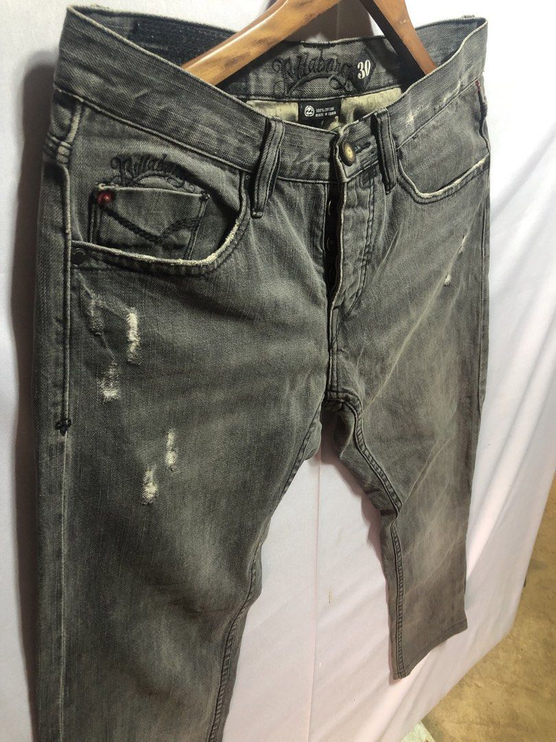 Billabong semi tattered jeans (Category: Jeans) located in Cagayan de Oro. Submitted by kennymiiiiii (Listing ID 1460941915, Image 2). Description: 30*34 No issue Need wash C13.