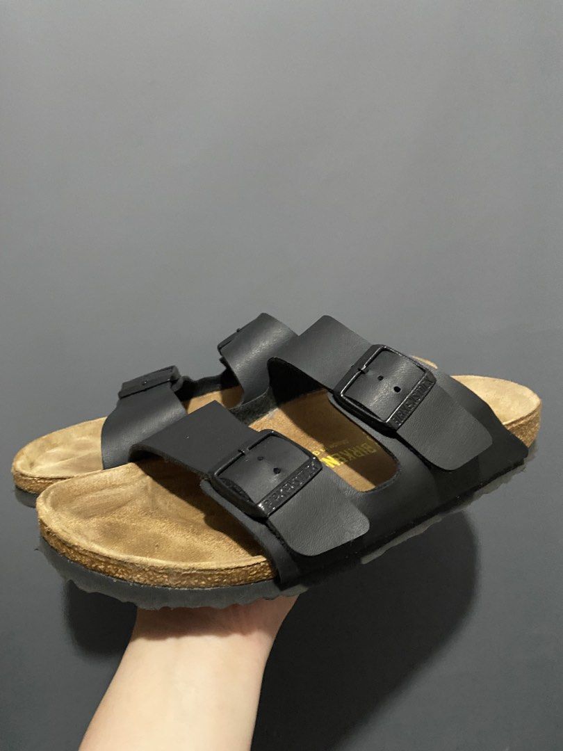 Birkenstock black Arizona (Category: Sneakers & Footwear) located in Batangas. Submitted by bagstolove2.0 (Listing ID 1461082414, Image 1). Description: Good condition.