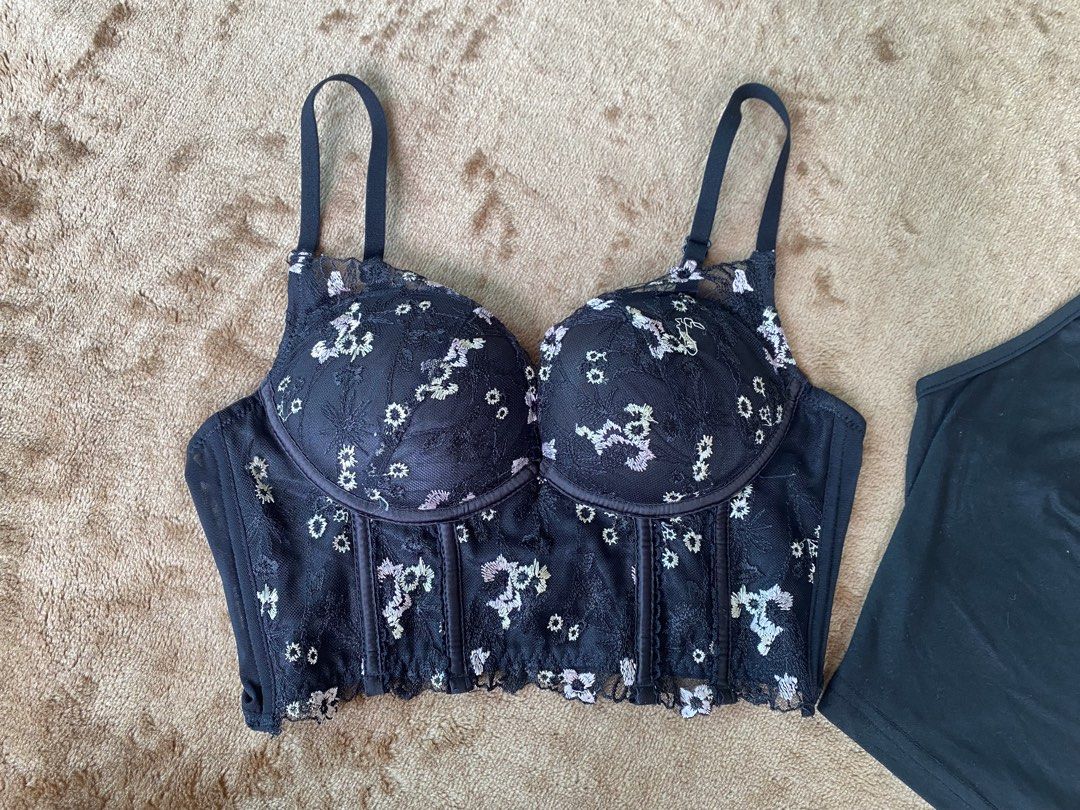 Black Floral Corset Top & Halter Top (Category: Sleeveless) located in Tumauini. Submitted by bihisbyme (Listing ID 1460988084, Image 2). Description: * Black corset top with floral embroidery, adjustable straps, and lace trim * ₱100 * Black halter neck crop top - Versatile for layering or wearing solo - Ideal for night outs or casual days * ₱75.
