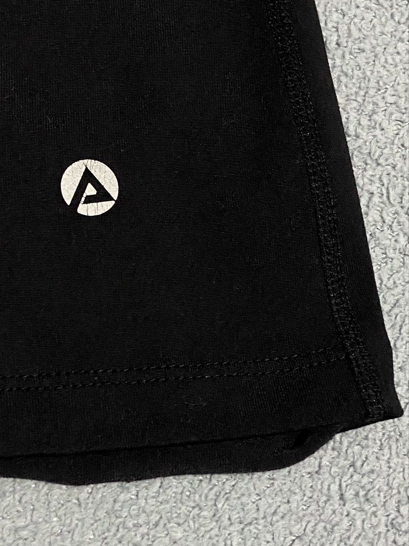Black Mesh Andar Top (Category: Activewear) located in Davao. Submitted by sb.thriftwear (Listing ID 1461053723, Image 3). Description: FIXED PRICE‼️ Size: XS-S Dimensions: W- 13” (can fit to 32-34” bust) L- 22” Issue: Hairline on logo, and loose thread at the bottom back part. Color may vary due to lighting. ⚠️All items are thrifted. Please manage your expectations..