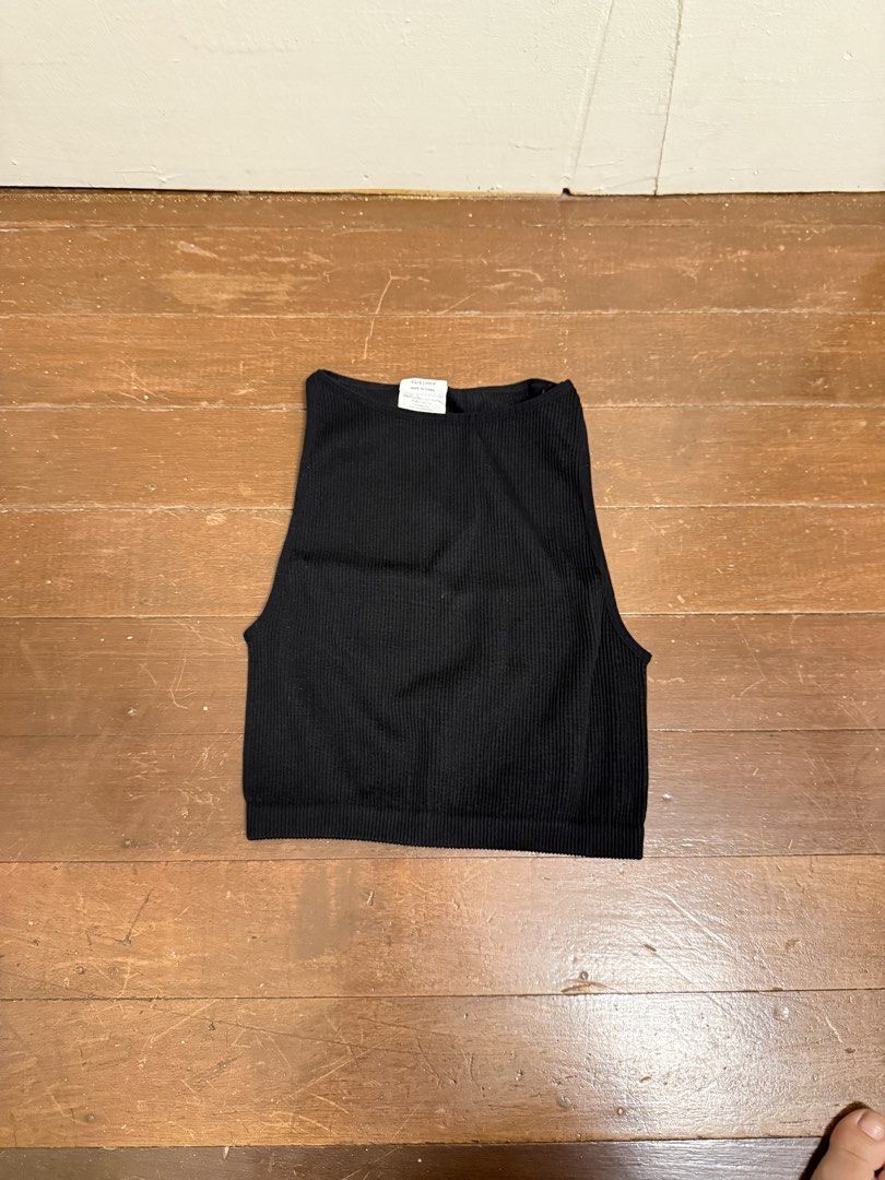 Black Ribbed Crop Top XS/S (Category: Others Tops) located in Angeles City. Submitted by lesmiz24601 (Listing ID 1460978145, Image 1). Description: - Black ribbed crop top - Made from 100% recycled plastic - Comfortable and stretchy material - Perfect for layering or wearing solo - Fits XS to S.
