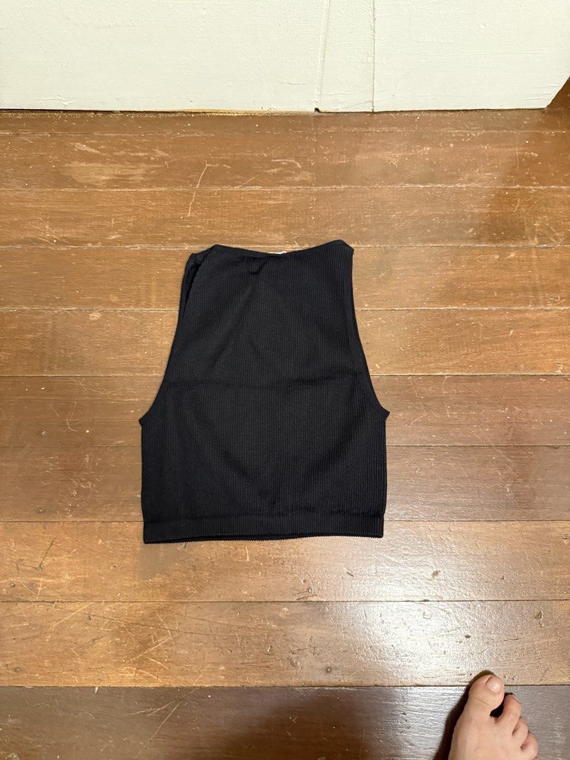 Black Ribbed Crop Top XS/S (Category: Others Tops) located in Angeles City. Submitted by lesmiz24601 (Listing ID 1460978145, Image 3). Description: - Black ribbed crop top - Made from 100% recycled plastic - Comfortable and stretchy material - Perfect for layering or wearing solo - Fits XS to S.